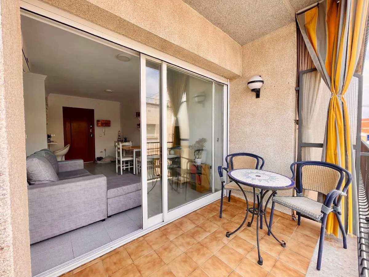Acogedor Y Centrico Apartamento A 1\' De La Playa contacts